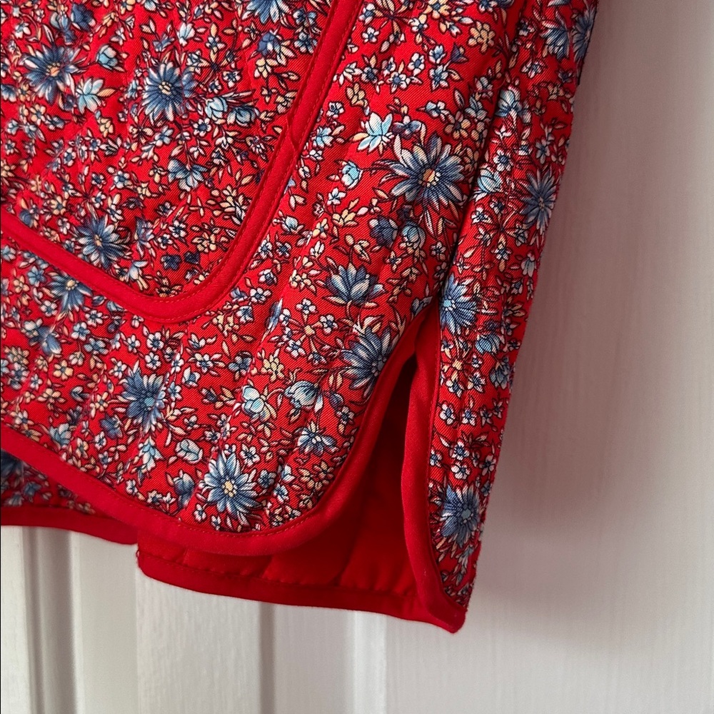 Marc Jacobs Red Floral Quilted Jacket with Black Embroidered Yoke - Picture 4 of 8